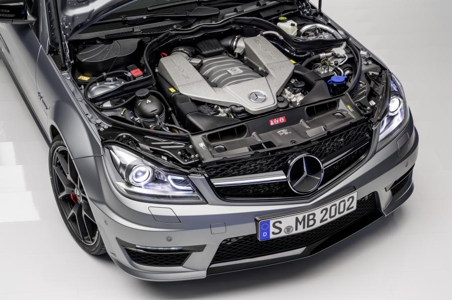  Mercedes-Benz C63 AMG Coupe Edition 507 2013 года  (фото 14 из 20)
